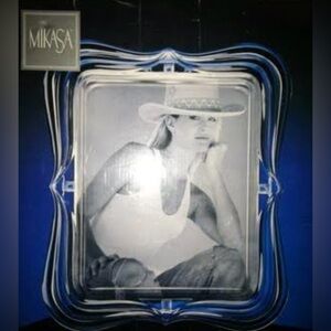 NEW IN BOX! Vintage Mikasa 8x10 Amore Crystal Photo Frame - Make Offers!